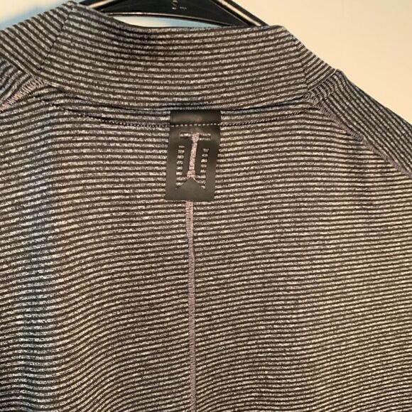 Nike EUC Dri-Fit gray striped T shirt Size small - Picture 6 of 6